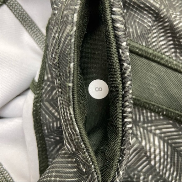 Lululemon Cool to Street Crop Leggings With Mesh Panels Green Leaf Print Size 8 - Picture 5 of 7